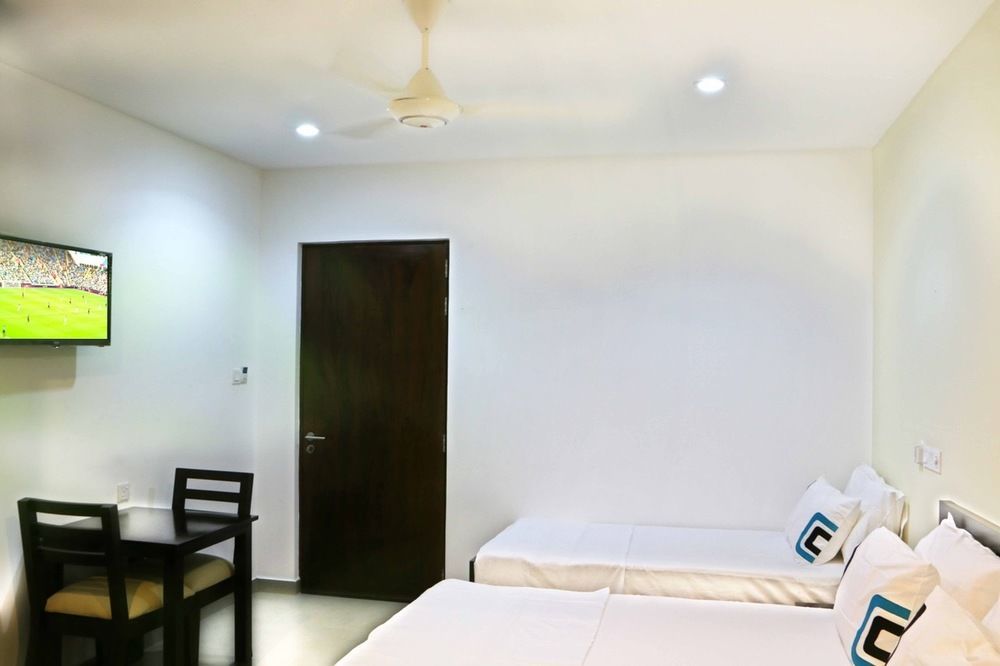 Saninro Hotel - Ragama Екстериор снимка